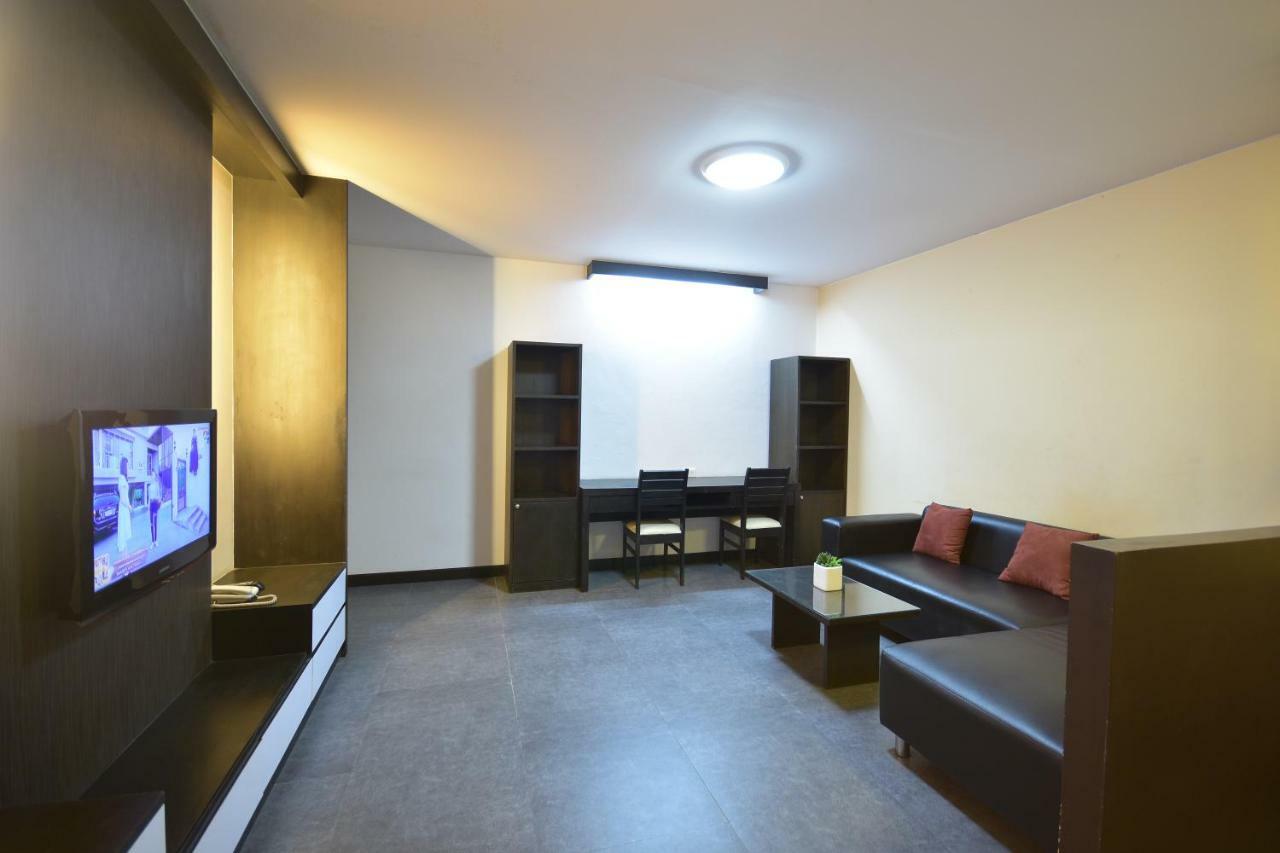 Loft Apartment Salaya